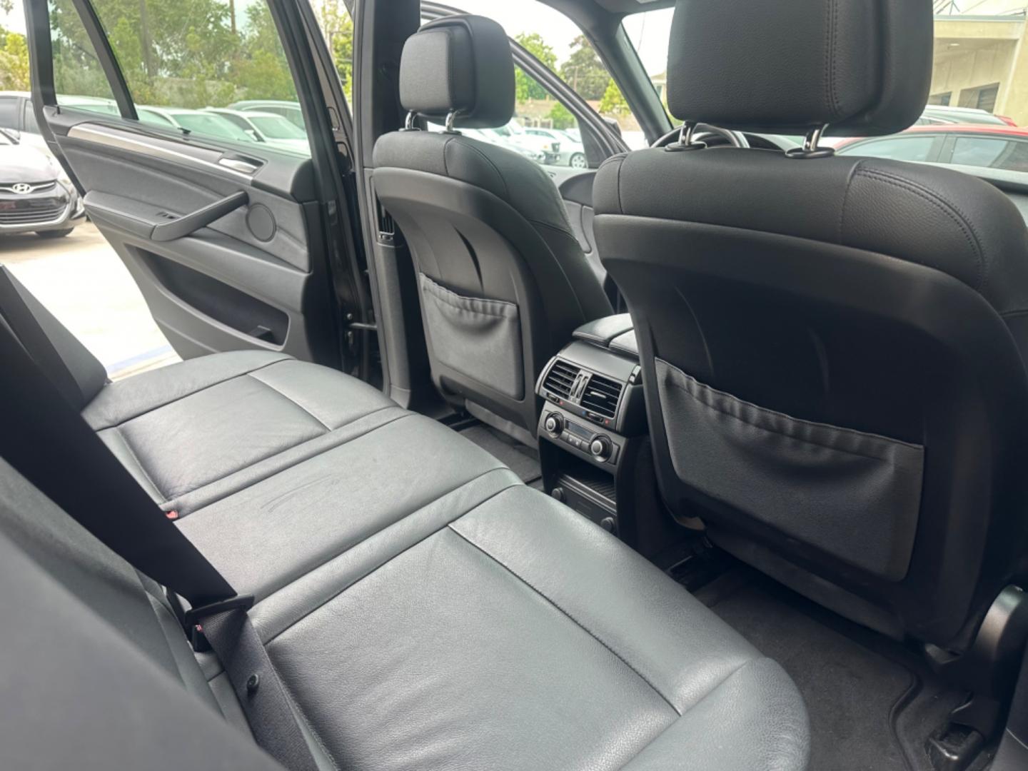 2013 Black /Black BMW X5 Leather (5UXZV4C59DL) with an 6 cylinder engine, Automatic transmission, located at 30 S. Berkeley Avenue, Pasadena, CA, 91107, (626) 248-7567, 34.145447, -118.109398 - Are you on the hunt for your next vehicle but struggling with a less-than-perfect credit history? Look no further! Our dealership proudly serves Pasadena, Altadena, Glendale, and surrounding areas, offering a diverse selection of high-quality used Buy Here Pay Here (BHPH) vehicles tailored to meet y - Photo#16